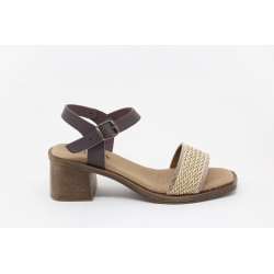 Sandália Nacional meio salto com palmilha almofadada